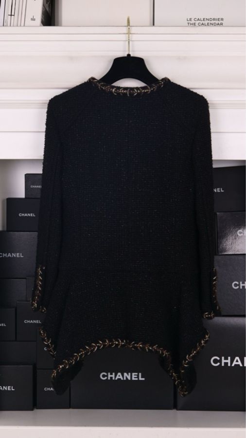 Chanel 18年森林系列秀款jennie同款黑色不规则下摆细闪两口袋外套-5