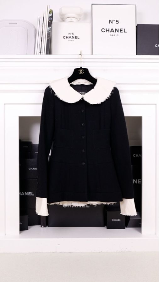 Chanel 08年旋转木马系列秀款黑白娃娃领收腰假两件外套可拆卸-0