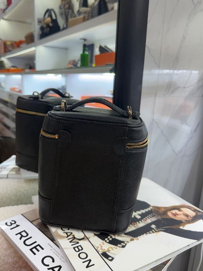 Chanel 香奈兒黑金荔枝皮化妝包-1