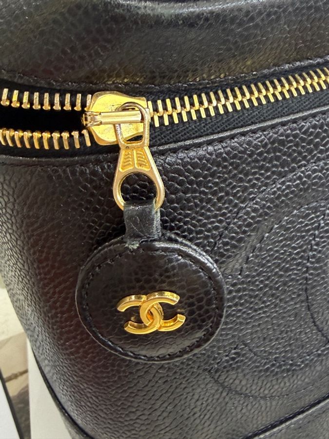 Chanel 香奈兒黑金荔枝皮化妝包-2