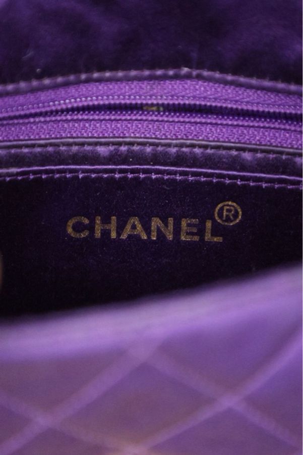 Chanel 1开迷情紫缎面戴妃稀有品雕花链单肩包-6