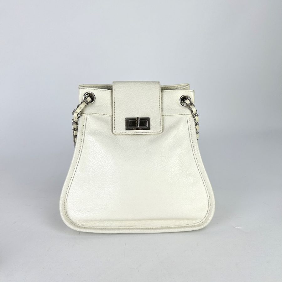 CHANEL 2.55 Mademoiselle Lock 肩背包 9開-5