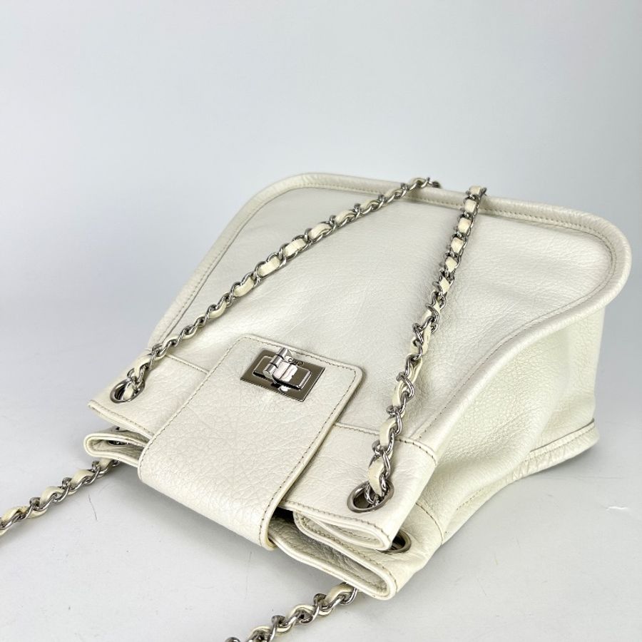 CHANEL 2.55 Mademoiselle Lock 肩背包 9開-16