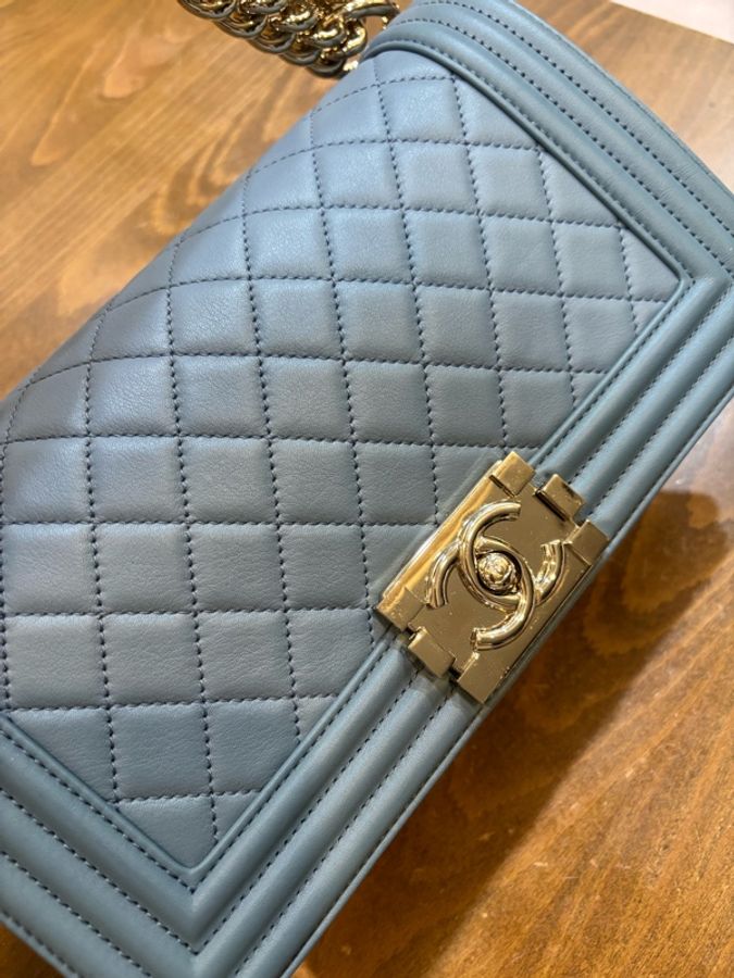 香奈兒chanel Le Boy 25 藍灰色 淡金鍊-5