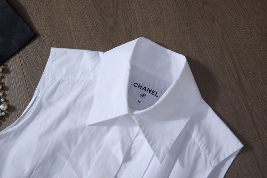 CHANEL 無袖尖領棉質襯衫-1