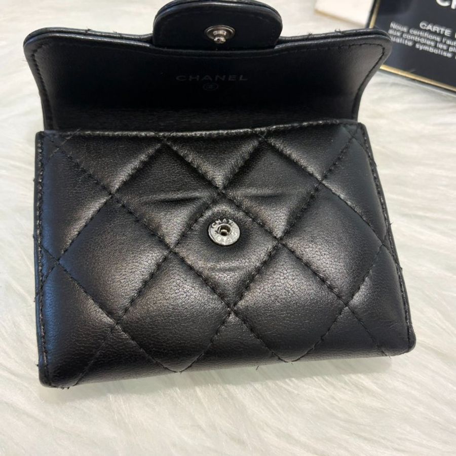 CHANEL 全皮卡夾包 黑色-6
