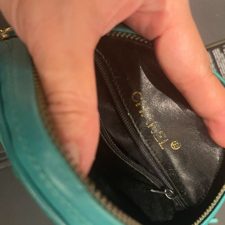Chanel香奈兒綠鬆石色緞面金球流蘇寶石鏈條包-18