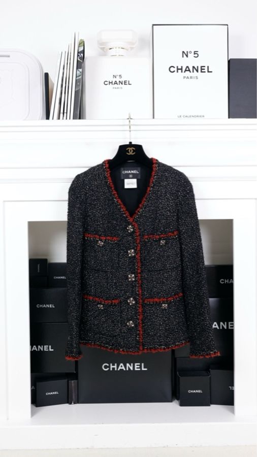 Chanel 11年拜占庭系列秀款黑金细闪琉璃扣四口袋外套-0