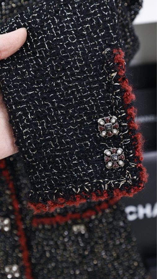 Chanel 11年拜占庭系列秀款黑金细闪琉璃扣四口袋外套-26