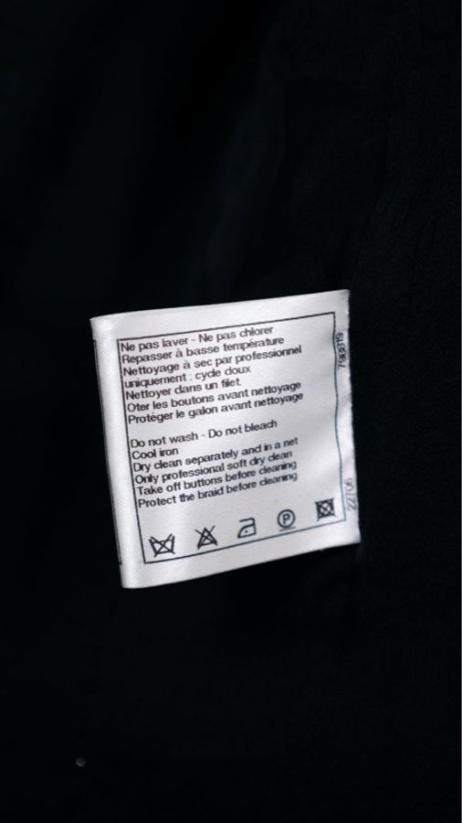 Chanel 11年拜占庭系列秀款黑金细闪琉璃扣四口袋外套-30