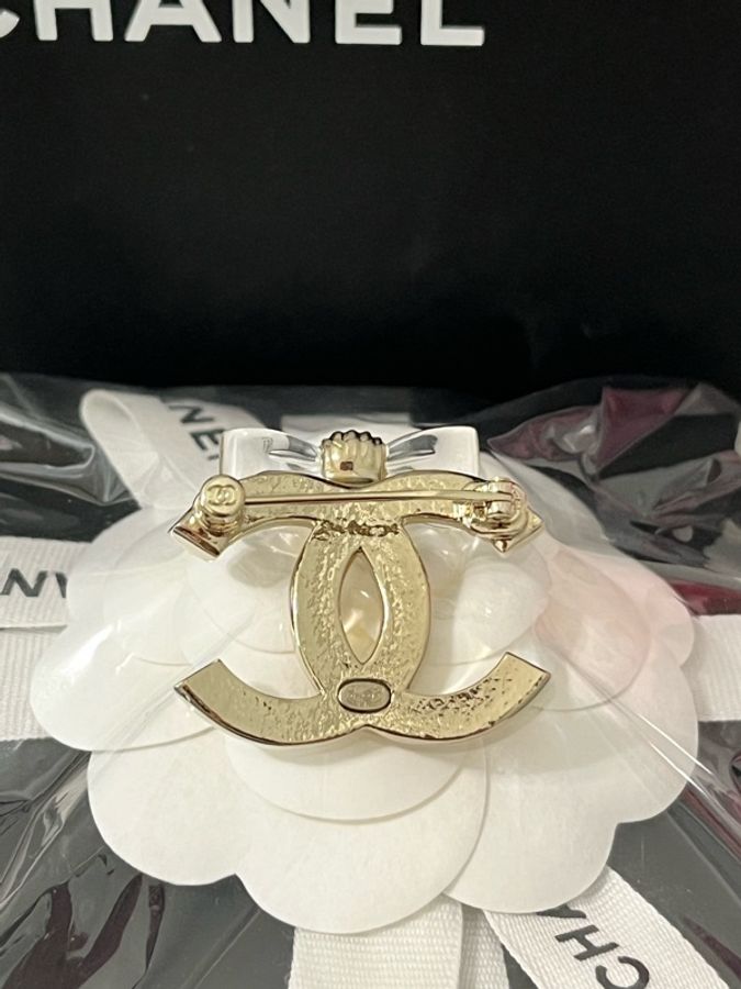 CHANEL 香奈兒 雙C蝴蝶結胸針、別針|金色LOGO+透明蝴蝶結|全新全配附購證-23