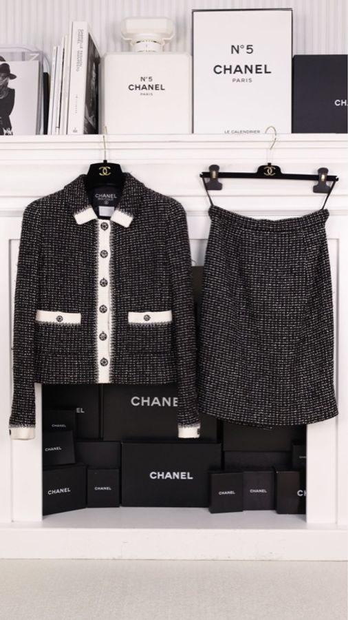 Chanel 96年蓝色粗花呢白色滚边外套半裙套装-0