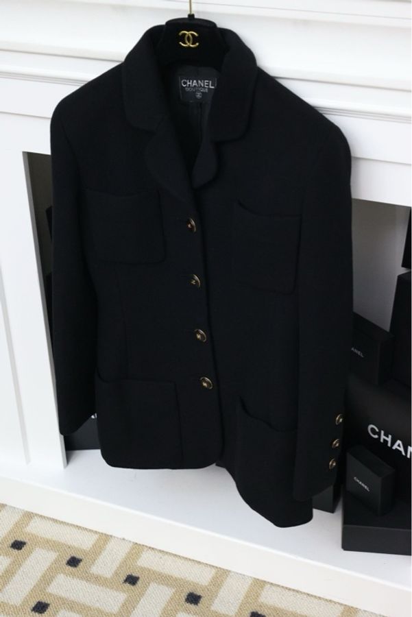 Chanel黑金扣四口袋翻领长外套-3