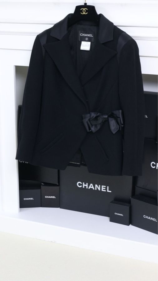 Chanel 2008年黑色毛呢蝴蝶结上衣半裙套装-25