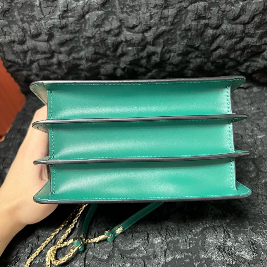 Bvlgari/寶格麗 Serpenti 綠色蛇頭風琴手提斜挎鏈條包小號 尺寸:20*4*14cm 。-5