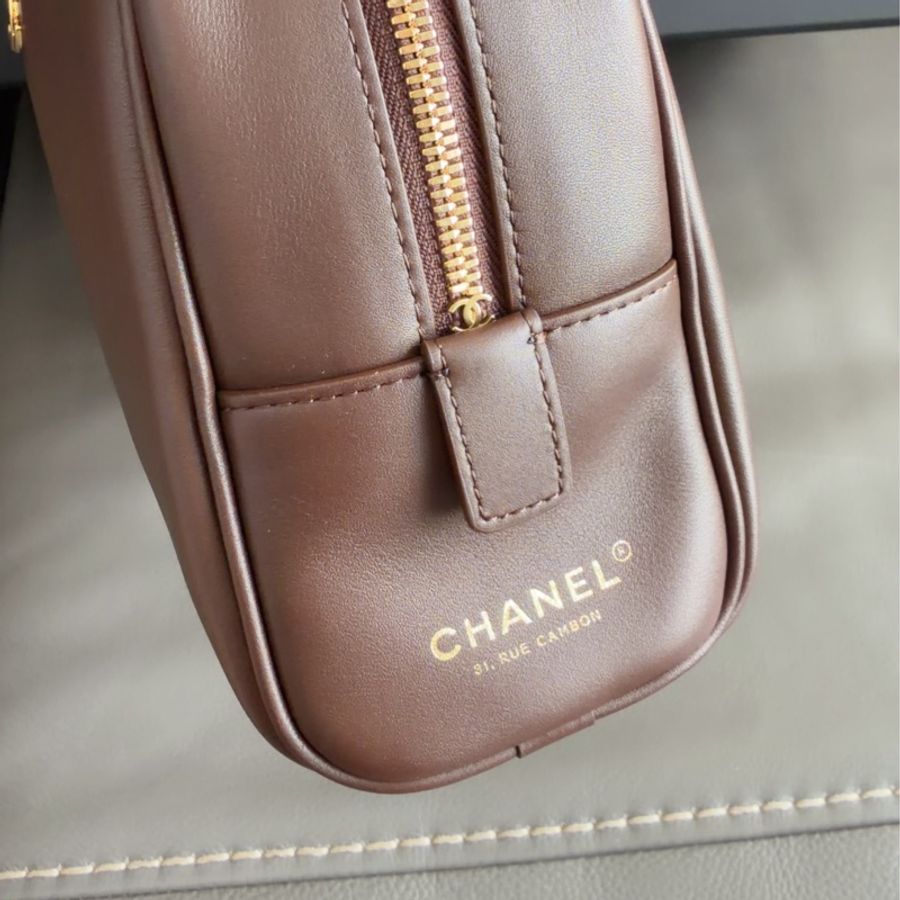 Chanel 26b 全新季保齡球包 最新小尺寸❤️ 牛皮款巧克力色🍫-7