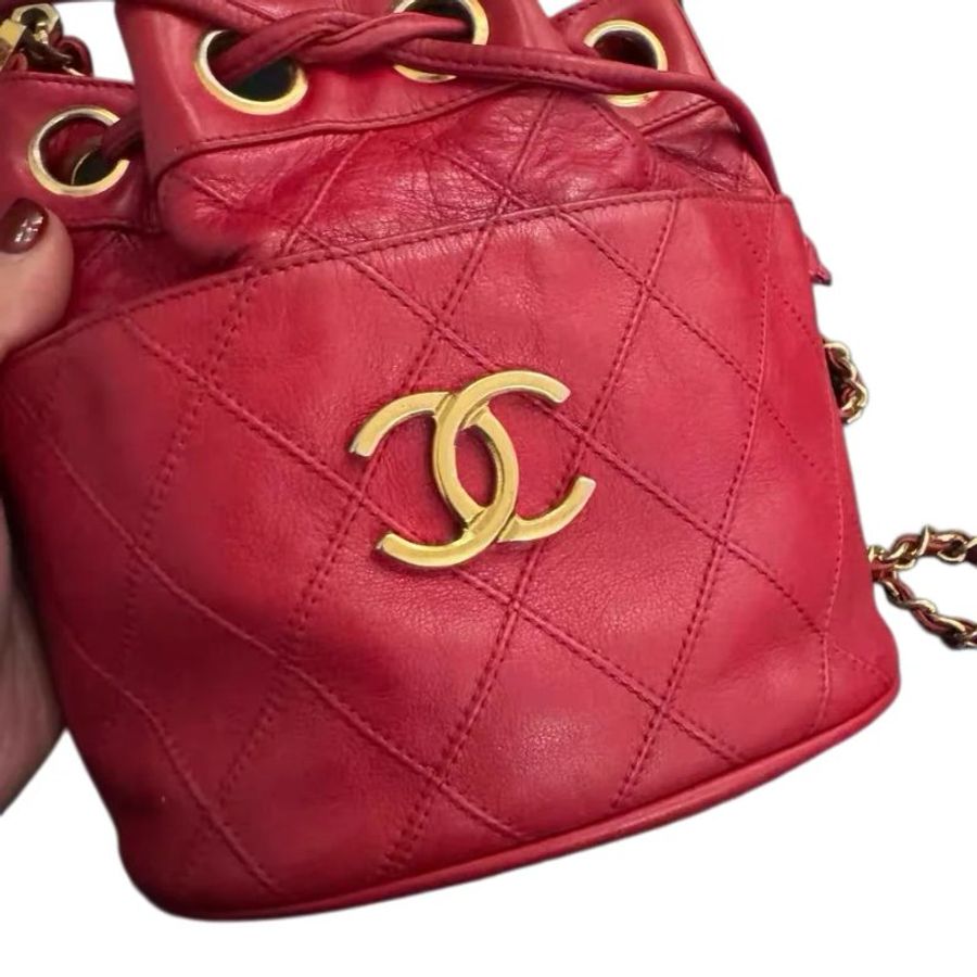 Chanel香奈兒菱格紋雙C LOGO鏈條水桶包-16