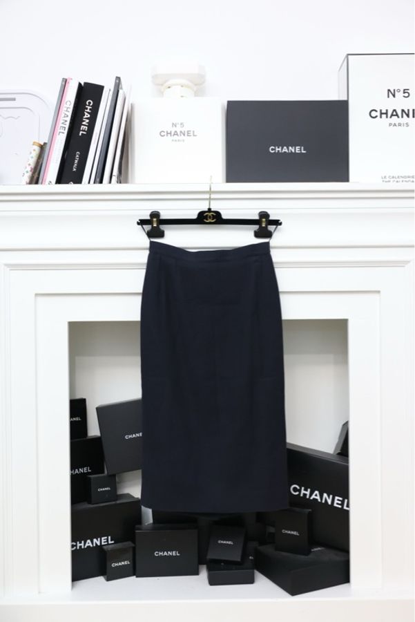 Chanel 96年白色滚边藏蓝色两口袋外套半裙套装-2