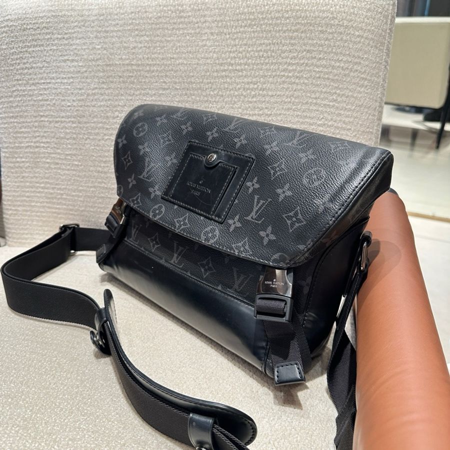 Louis Vuitton路易威登 黑武士郵差包 33.0x 22.5x 11.0 c-2