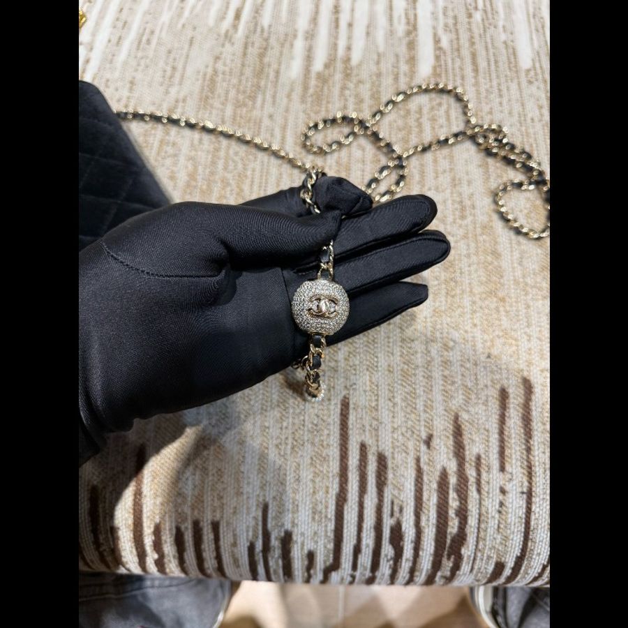 晶片款Chanel/香奈兒 25A 黑金絲絨滿鑽金球woc 鏈條可調鑲鑽小球-6