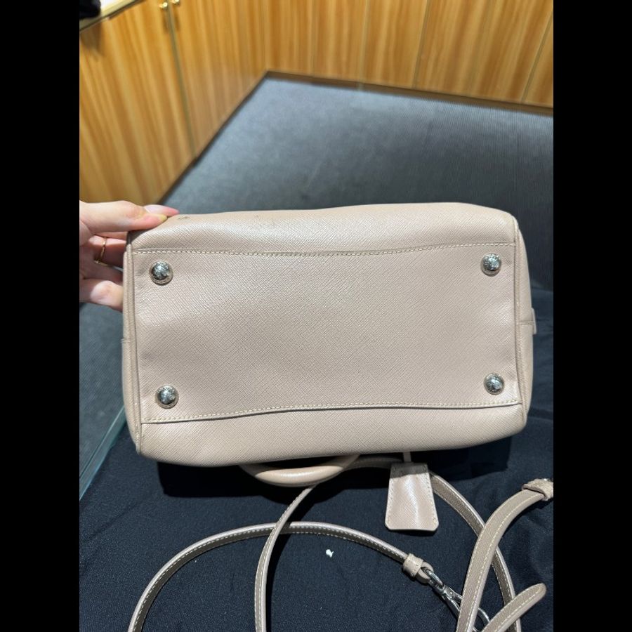 Prada/普拉達米色波士頓手提包 底長25左右-4