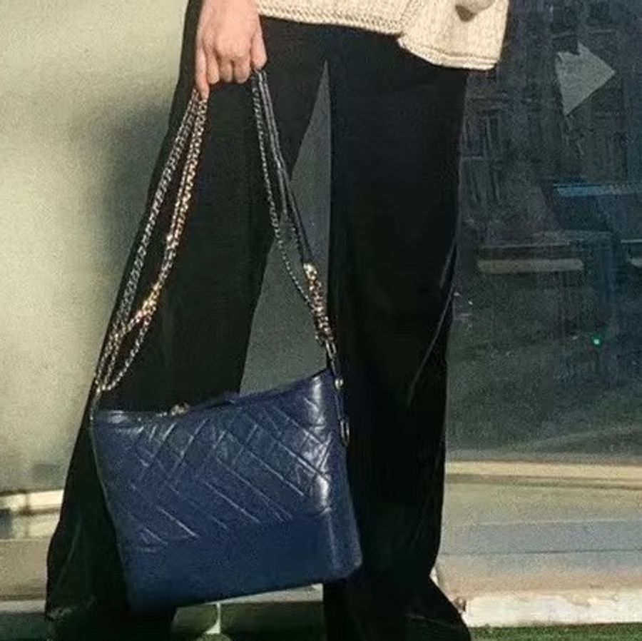 Chanel 香奈兒 藍色中號流浪包 25開無卡 尺寸:27*22*9cm-6