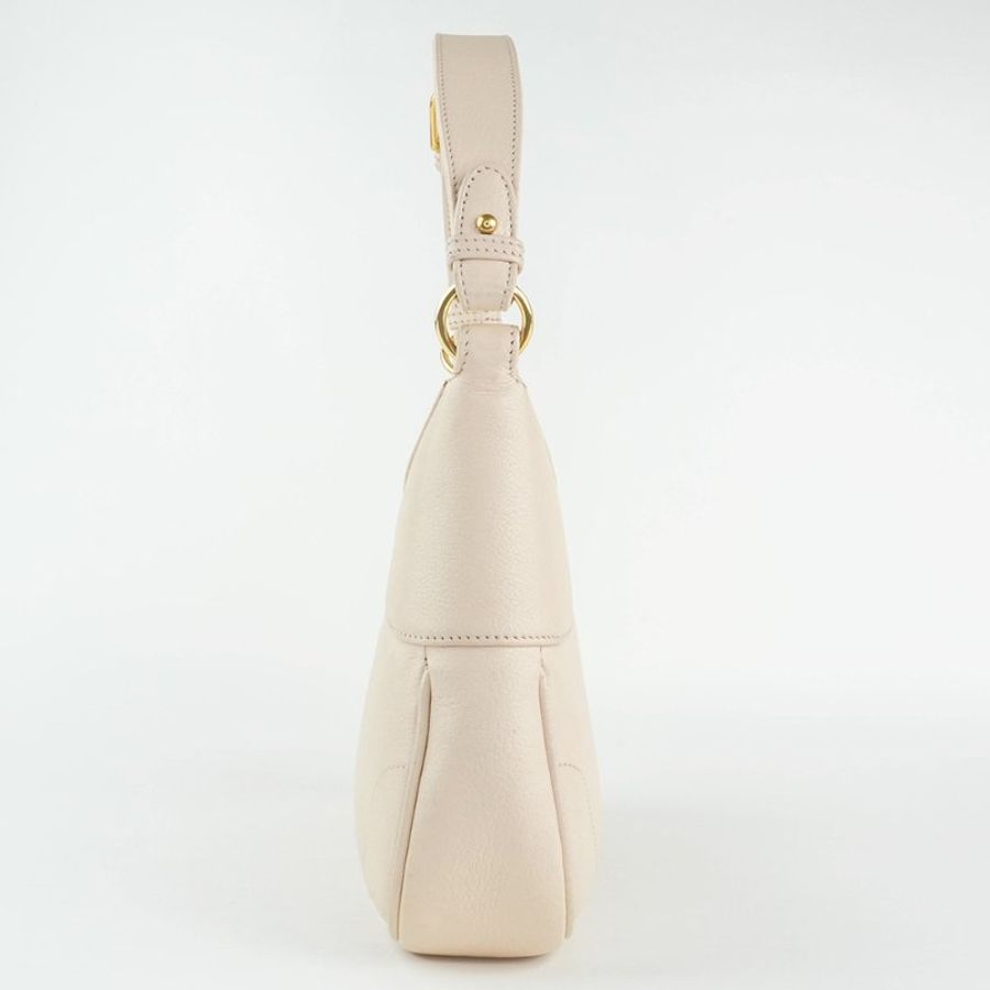 GUCCI Aphrodite Small Shoulder Bag|米白色牛皮雙 G 腋下包|奶油白質感、法式優雅日常|KÉSH 凱仕精品-4