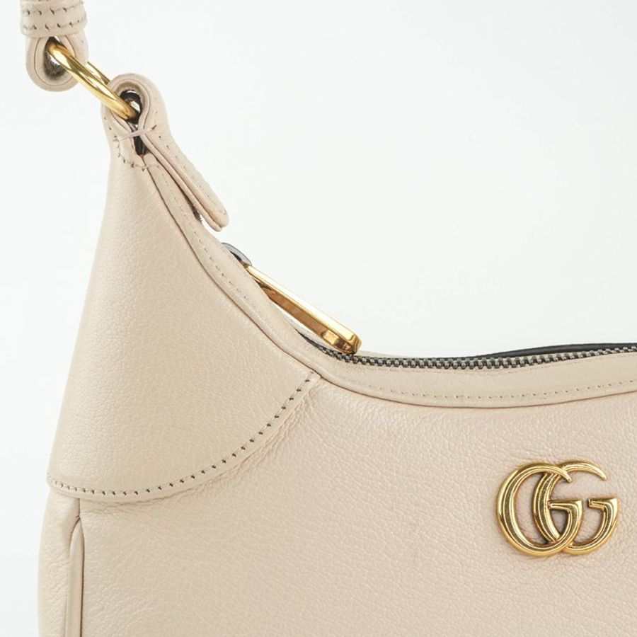 GUCCI Aphrodite Small Shoulder Bag|米白色牛皮雙 G 腋下包|奶油白質感、法式優雅日常|KÉSH 凱仕精品-12