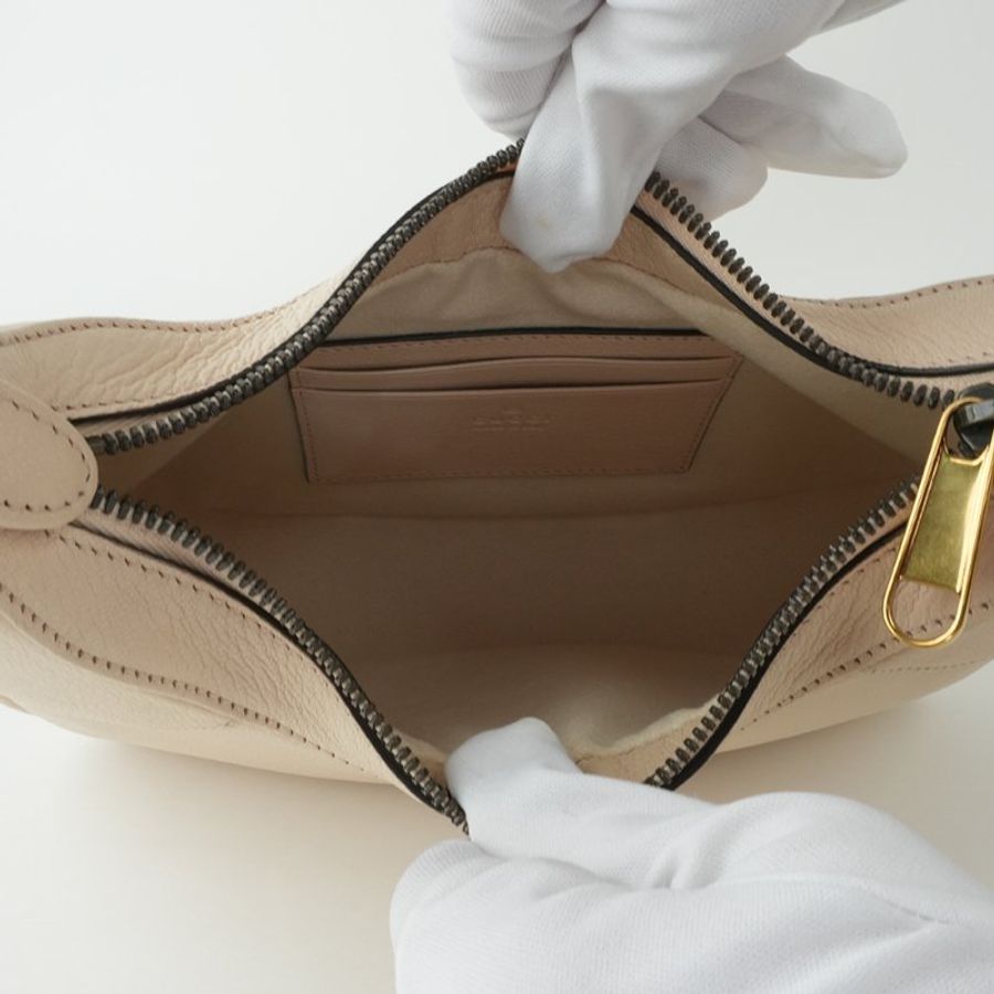 GUCCI Aphrodite Small Shoulder Bag|米白色牛皮雙 G 腋下包|奶油白質感、法式優雅日常|KÉSH 凱仕精品-18