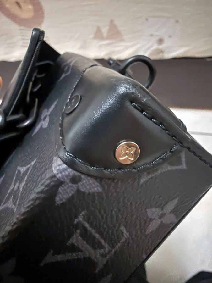 Lv 黑老花 Steamer M81783-6
