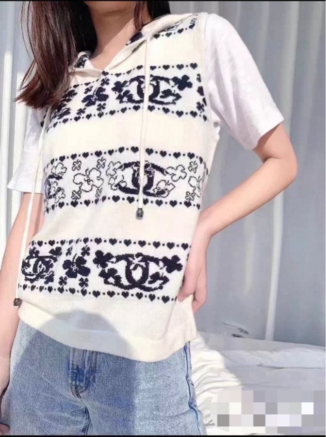 CHANEL羊絨背心-1