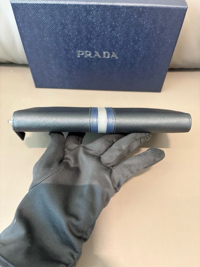 prada 普拉達 長款拉鍊錢包 黑色款經典條紋設計-4