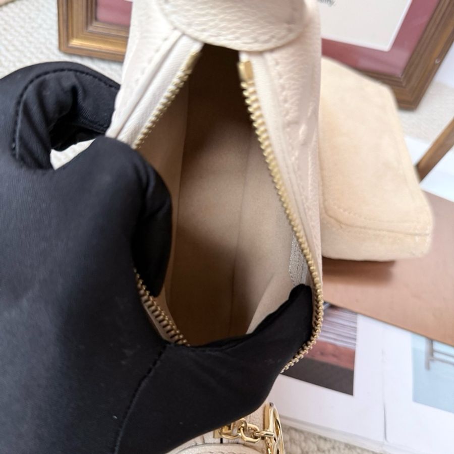 路易威登Louis Vuitton Mini Moon白色壓紋月亮腋下包肩背包-5