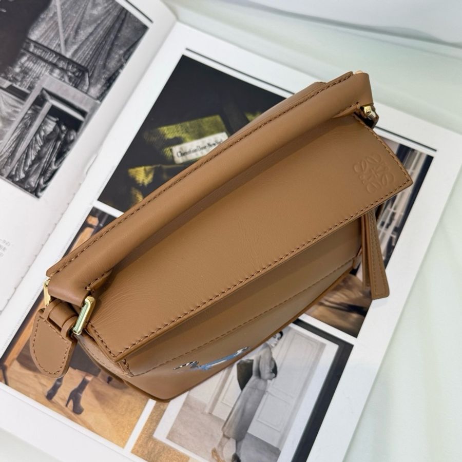 羅意威/Loewe Puzzle Mini 狐猴限定款 焦糖手提包斜挎包 金扣-7
