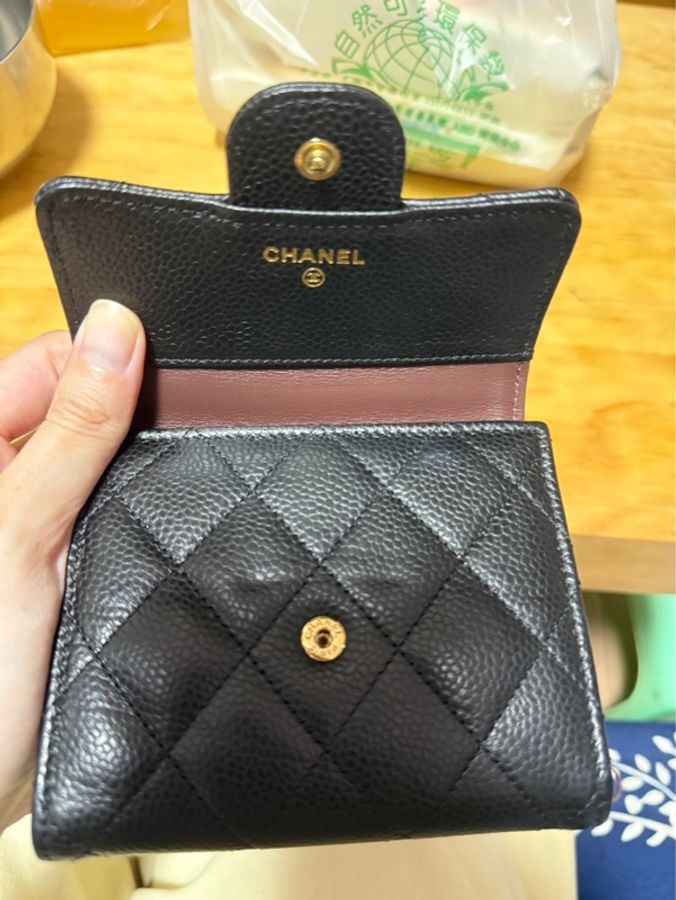 Chanel經典口蓋短夾(荔枝皮金扣-13