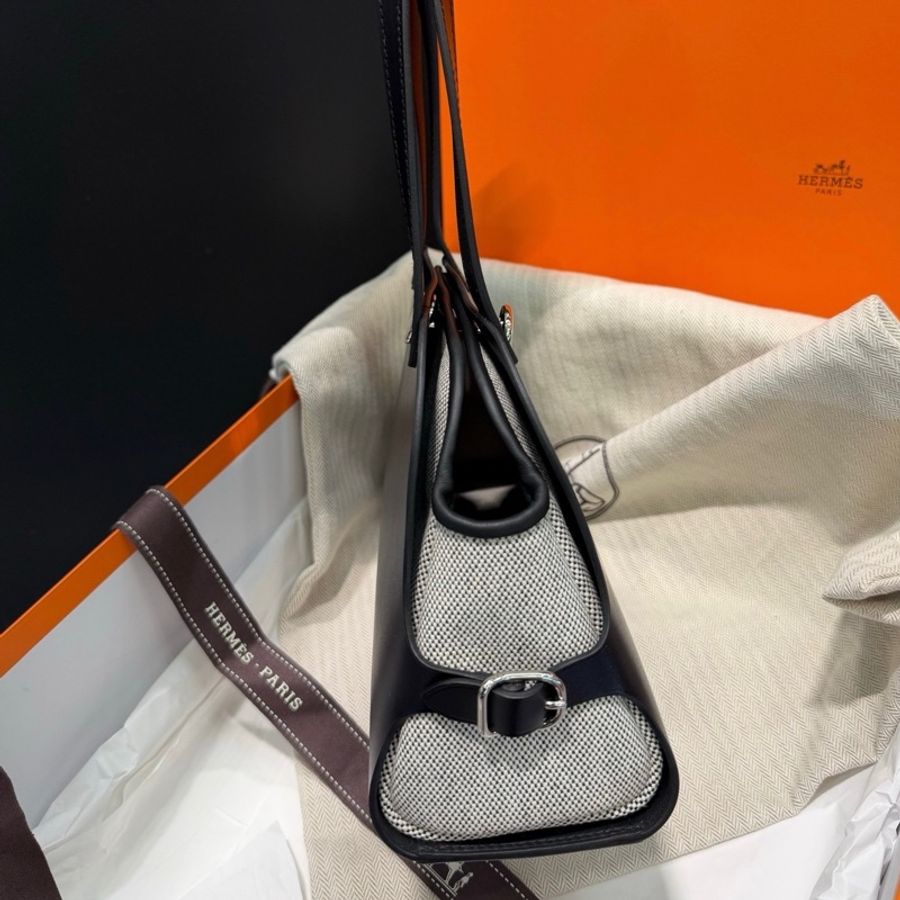 🐎Hermes愛馬仕Hermès Tablier Sellier黑色肩背包 銀扣-1