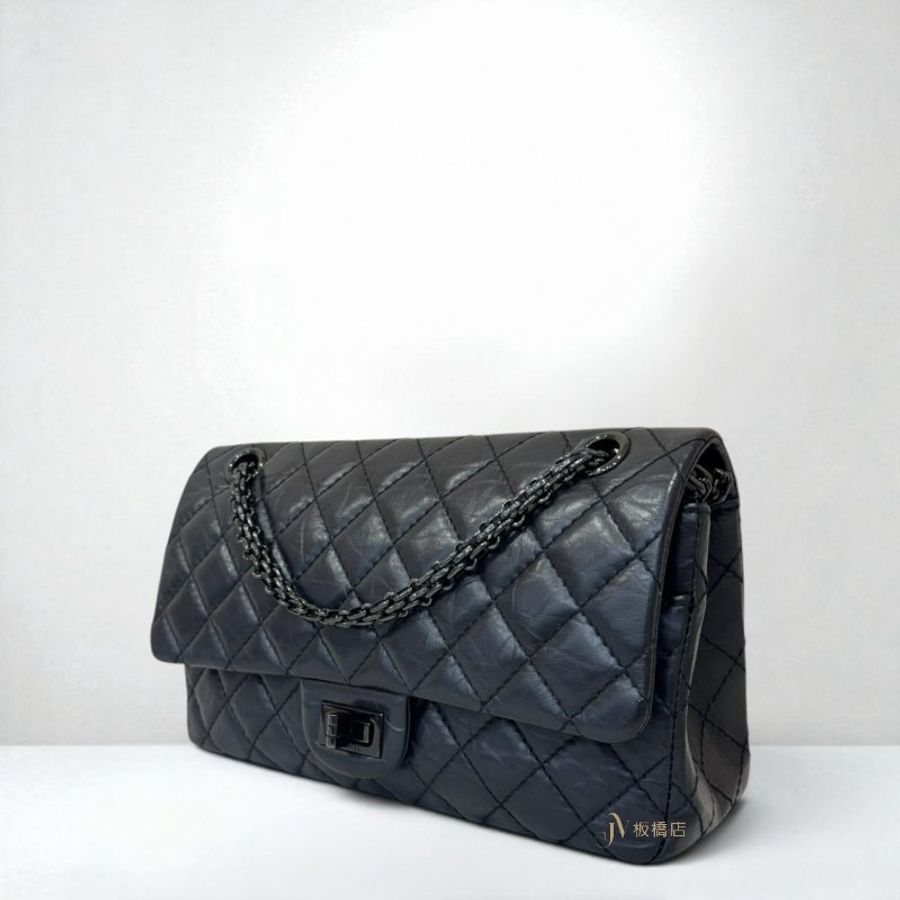 JS1450-CHANEL 黑牛皮黑扣2.55 口蓋包 A37586-2