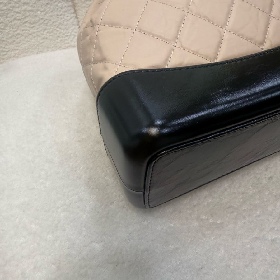 Chanel黑拚米鞣製牛皮霧銀流浪後背包-3