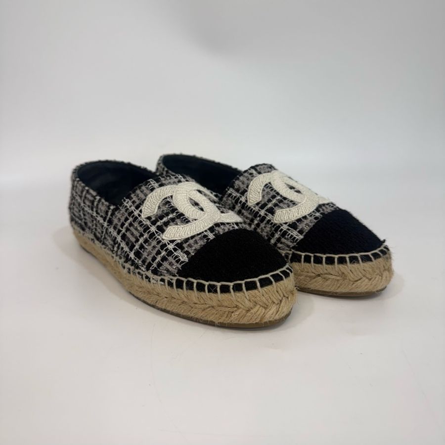 Chanel黑白毛呢雙C平底鉛筆鞋-2