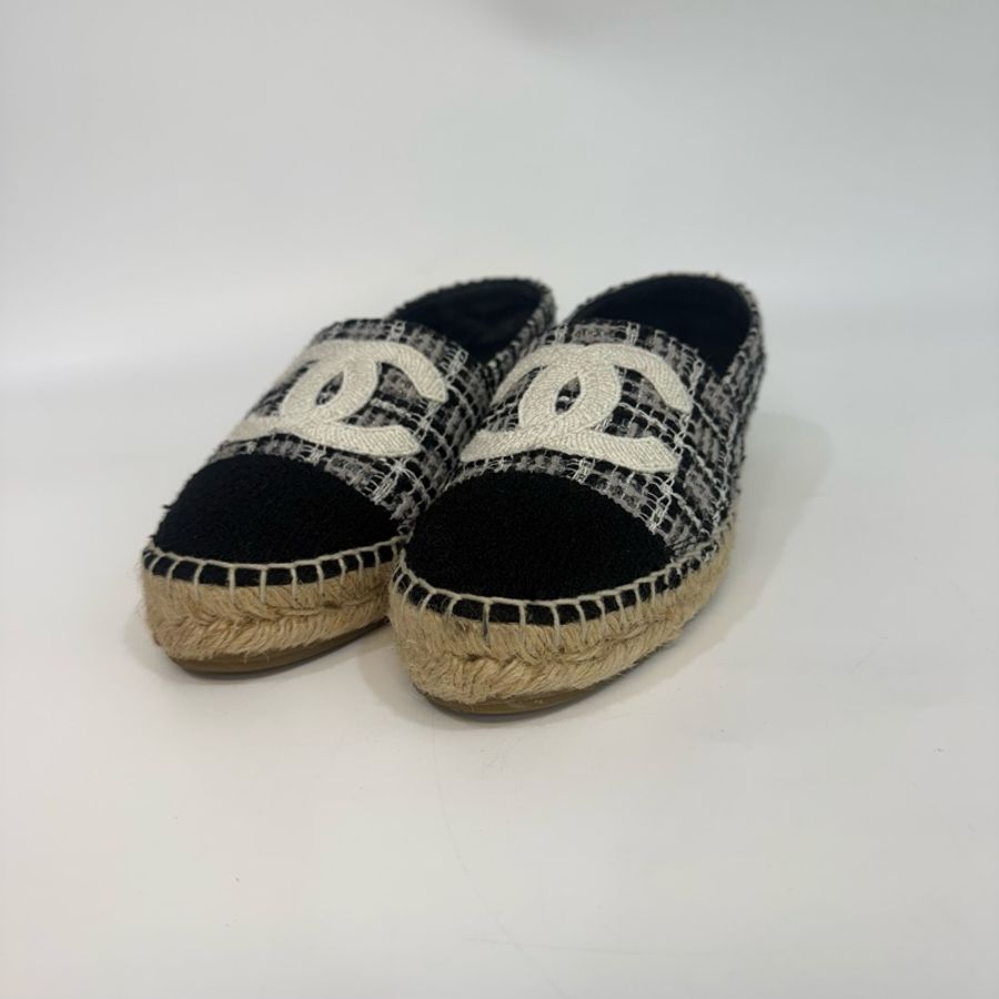 Chanel黑白毛呢雙C平底鉛筆鞋-6