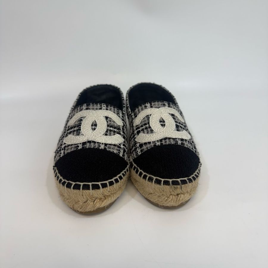 Chanel黑白毛呢雙C平底鉛筆鞋-7