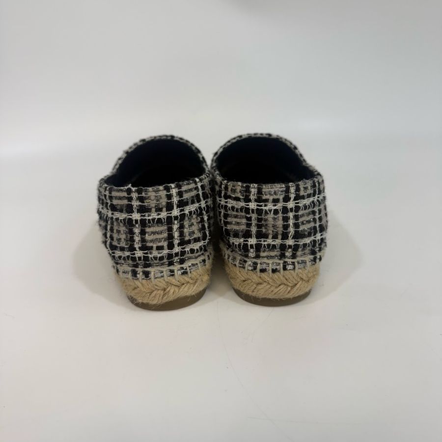 Chanel黑白毛呢雙C平底鉛筆鞋-9