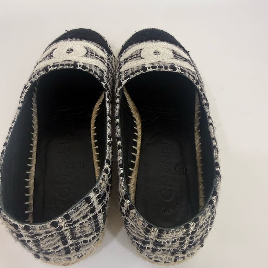 Chanel黑白毛呢雙C平底鉛筆鞋-10
