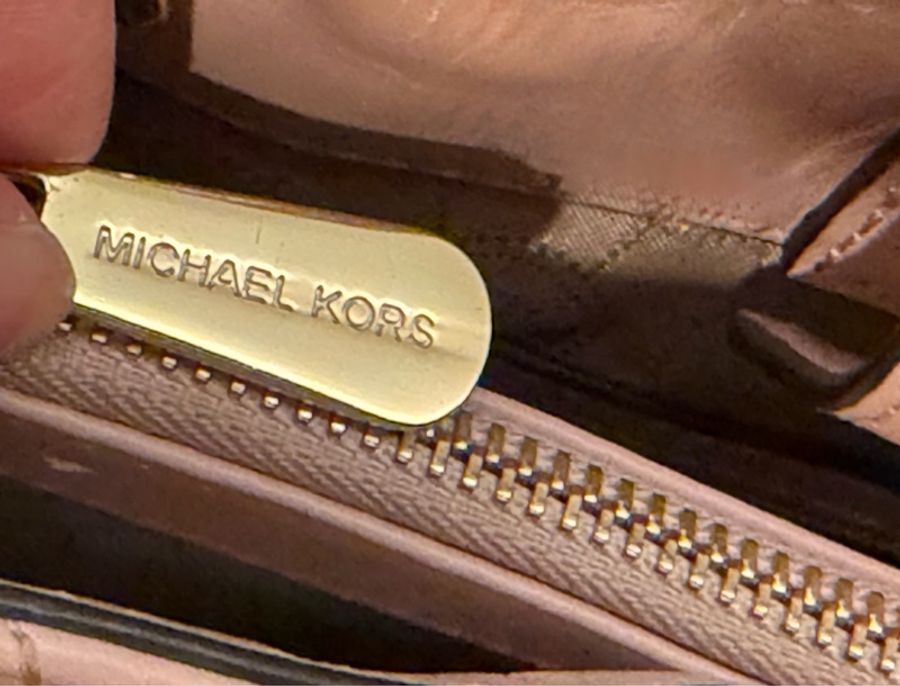 Michael Kors 山型紋牛皮金鍊包-3