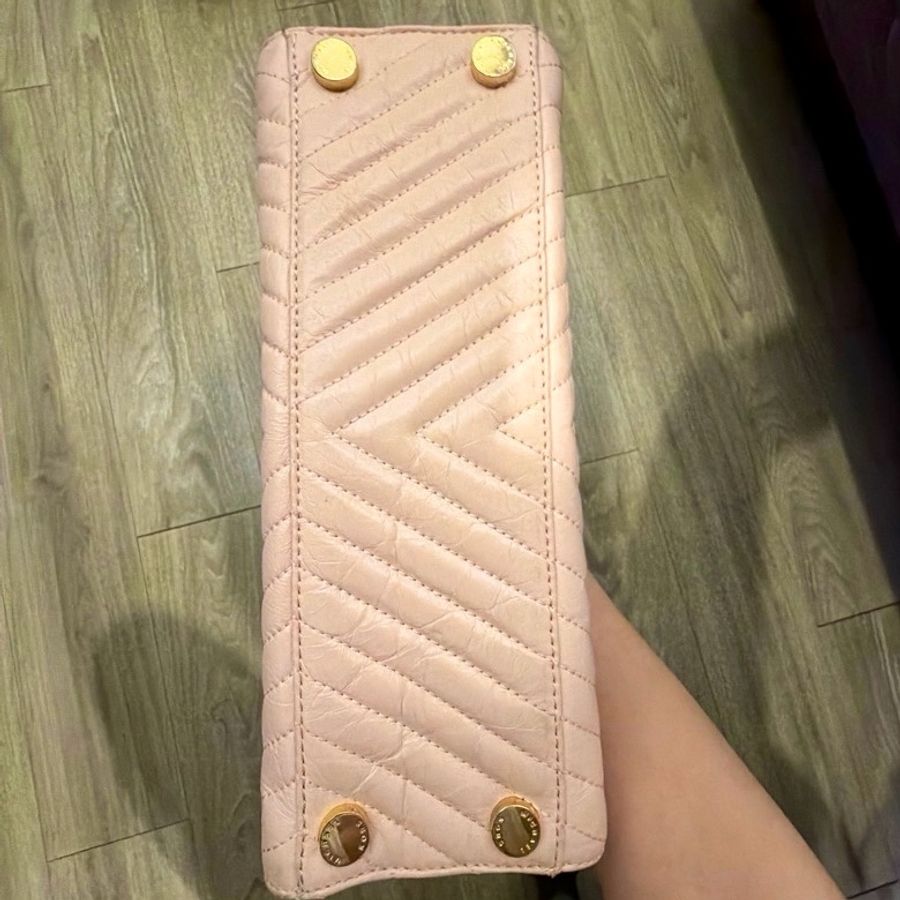 Michael Kors 山型紋牛皮金鍊包-7