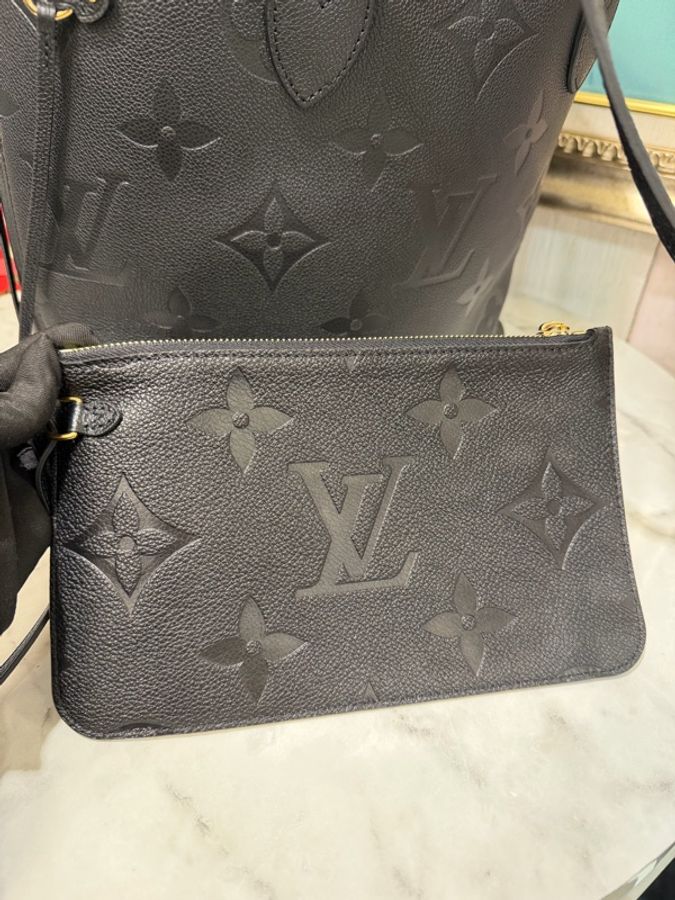 LV 黑牛皮壓紋NererFull MM金扣手提肩背包M45685-6