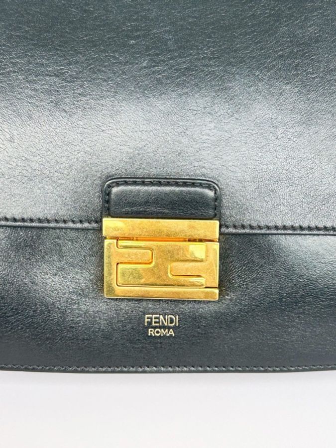 Fendi芬迪黑色牛皮CanU金標鏈條包-4