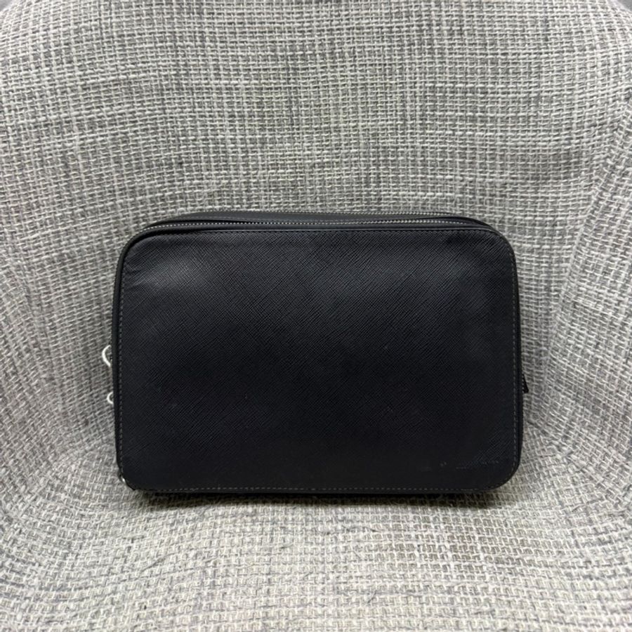 【超級便宜的Prada ✨加條肩帶即變斜背包✨】Prada黑色全皮手拿包-1