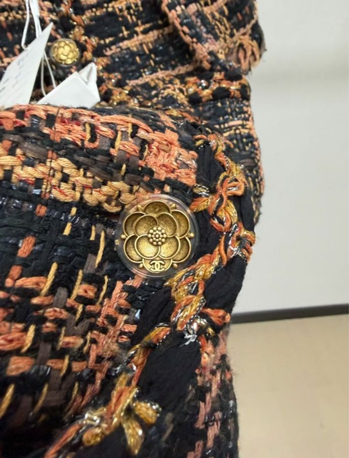 【歐陽娜娜同款😍2018早春希臘秀場款✨經典保值🤎】Chanel 雅典黑金 細閃 流蘇 山茶花 短袖外套-5