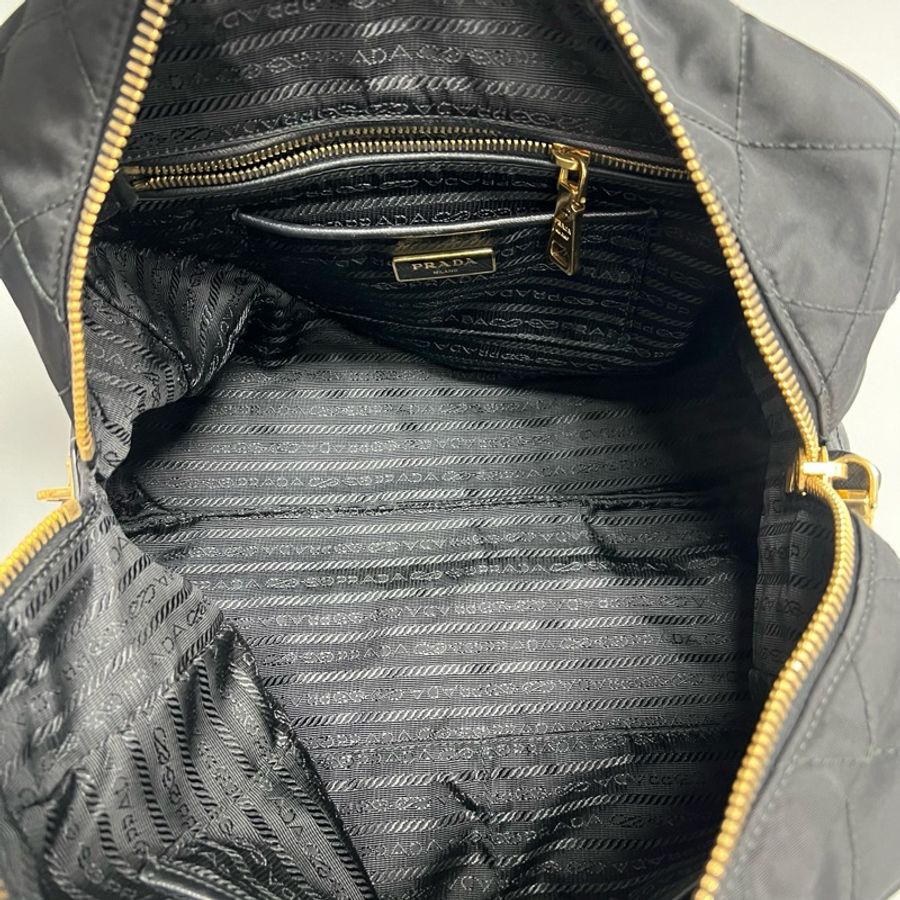 Prada 普拉達 黑金菱格紋降落傘布波士頓 單肩包 尺寸:31*22*14-8